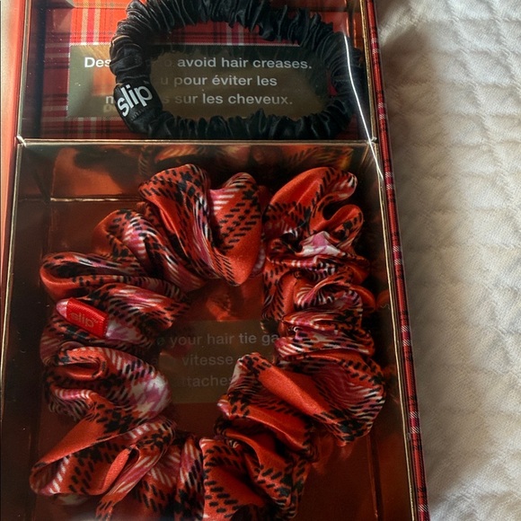 Slip Silk Pillowcase and Scrunchie Set. NIB main image 4